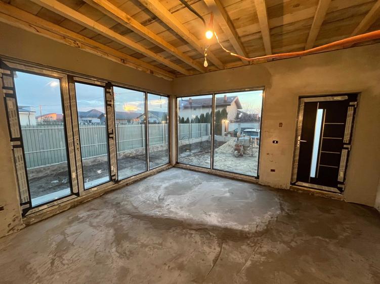 Casă cu 2 camere cu Teren 250 Mp în Vânători