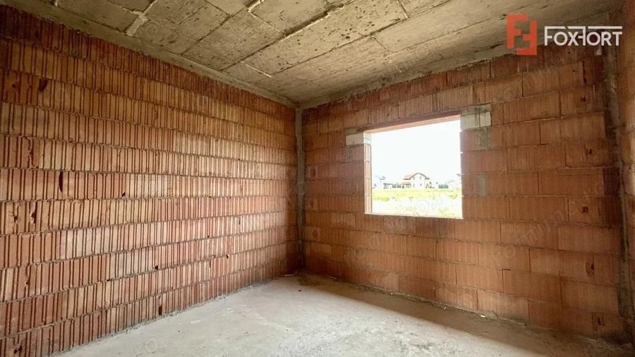 Casă cu 4 camere cu Teren 372 Mp în Sânandrei