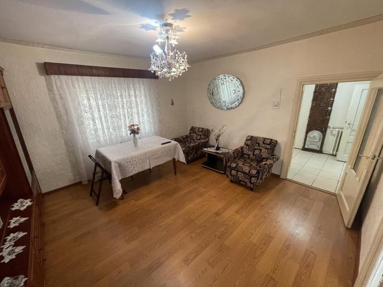 Casă individuală cu 4 camere cu Canalizare în Central