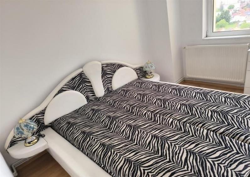 Apartament cu 4 camere decomandat în Aurel Vlaicu