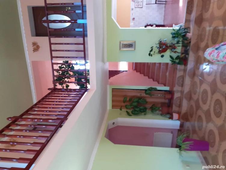 Casă cu 5 camere în Central