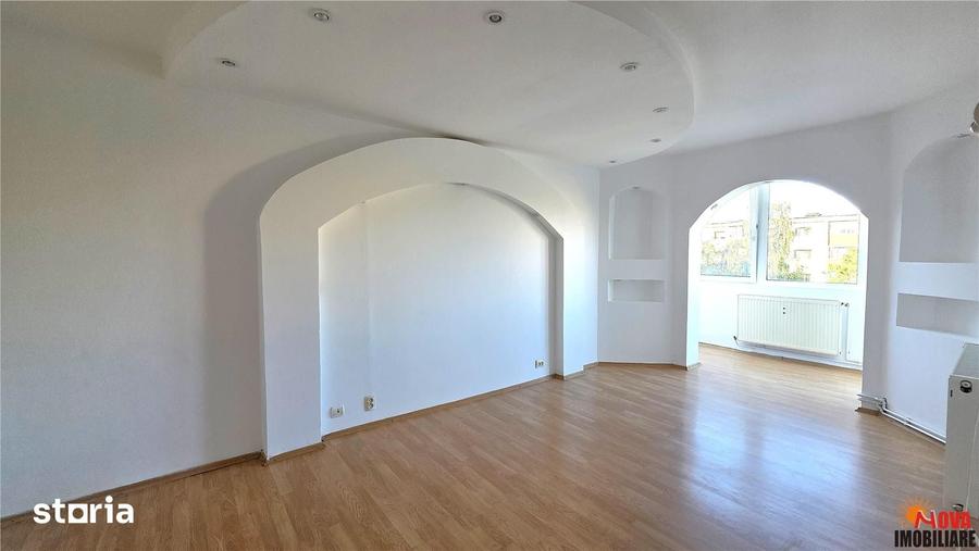 Apartament cu 2 camere decomandat în Triaj