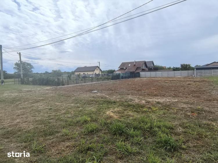 Teren de 698 mp, în Ghiroda
