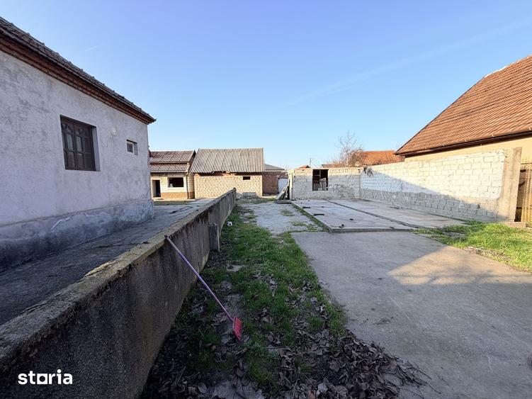 Teren de 400 mp, în Bujac