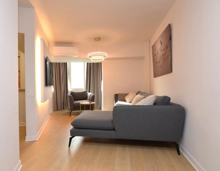 Apartament cu 3 camere decomandat, mobilat în Unirii