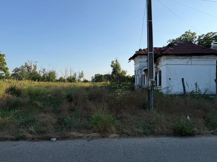 Teren Construcții intravilan de 2800 mp, în Pătroaia-Vale