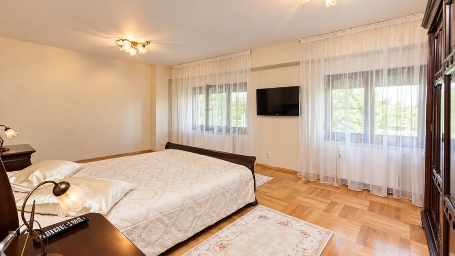Apartament cu 4 camere decomandat, mobilat în Gheorgheni