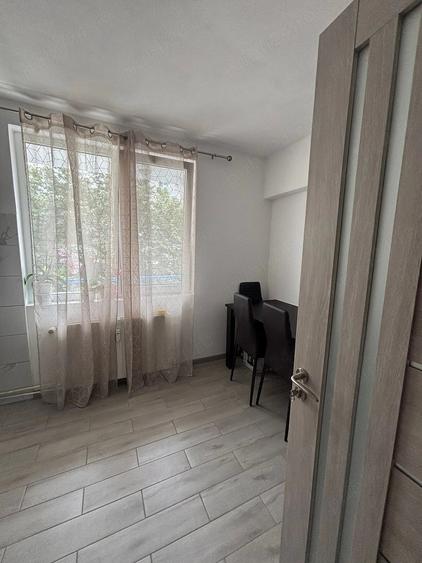 Apartament cu 2 camere semidecomandat în Berceni