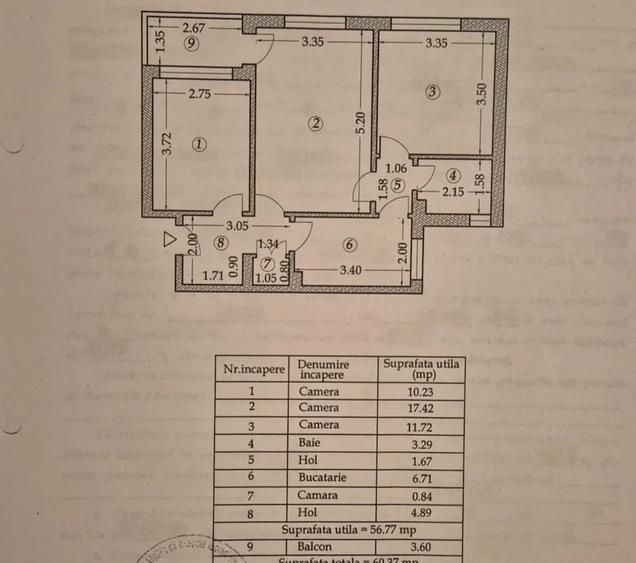 Apartament cu 3 camere semidecomandat în Far