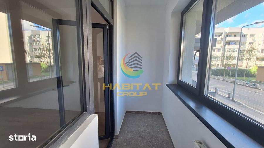 Apartament cu 3 camere semidecomandat în Berceni