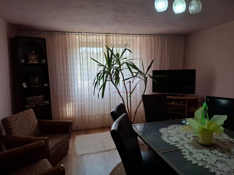 Casă individuală cu 5 camere cu Teren 812 Mp în Nădlac