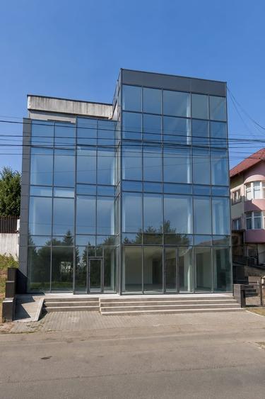 Spațiu comercial, de 376 mp, în Frații Golești