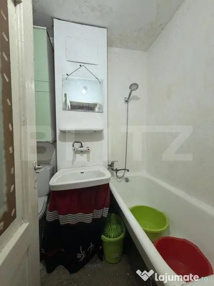 Apartament cu 4 camere semidecomandat în Câmpia Turzii