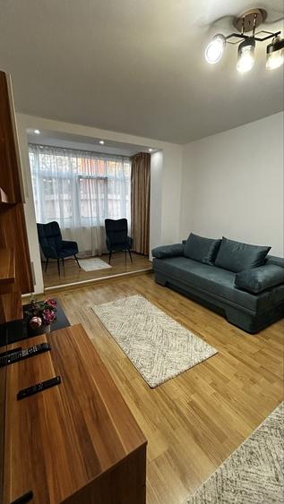 Apartament cu 2 camere semidecomandat în Podu Roș