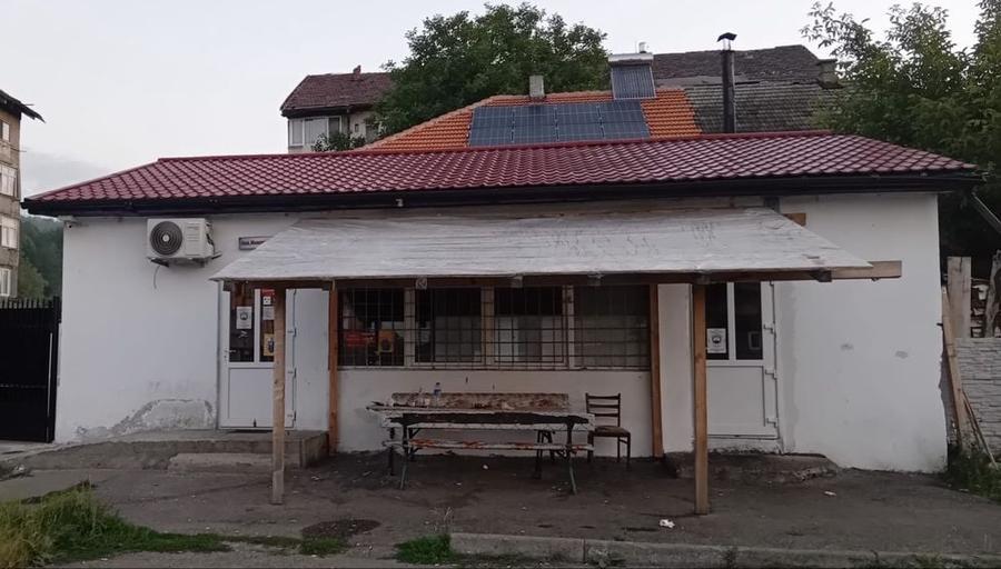 Spațiu comercial, de 90 mp, în Petros