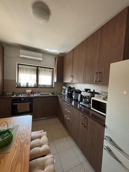 Apartament cu 3 camere decomandat, mobilat în Moșnița Nouă