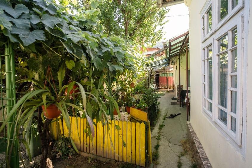 Casă cu 4 camere în Precista