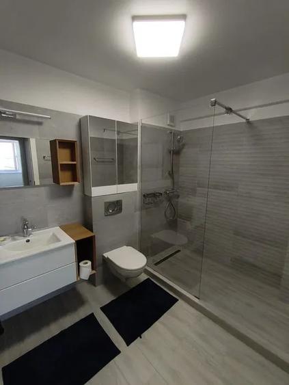 Apartament cu 3 camere semidecomandat în Semicentral