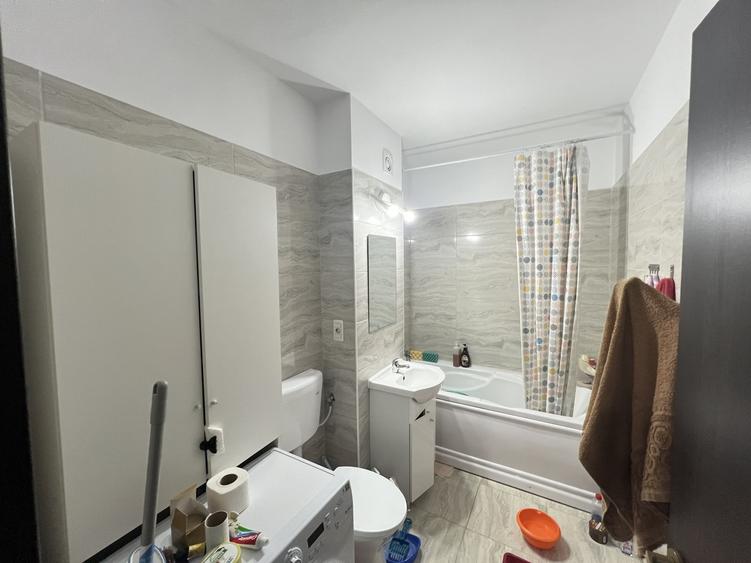 Apartament cu 2 camere semidecomandat, mobilat în Sânpetru