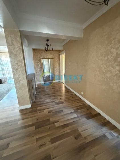 Penthouse cu 4 camere în Independenței