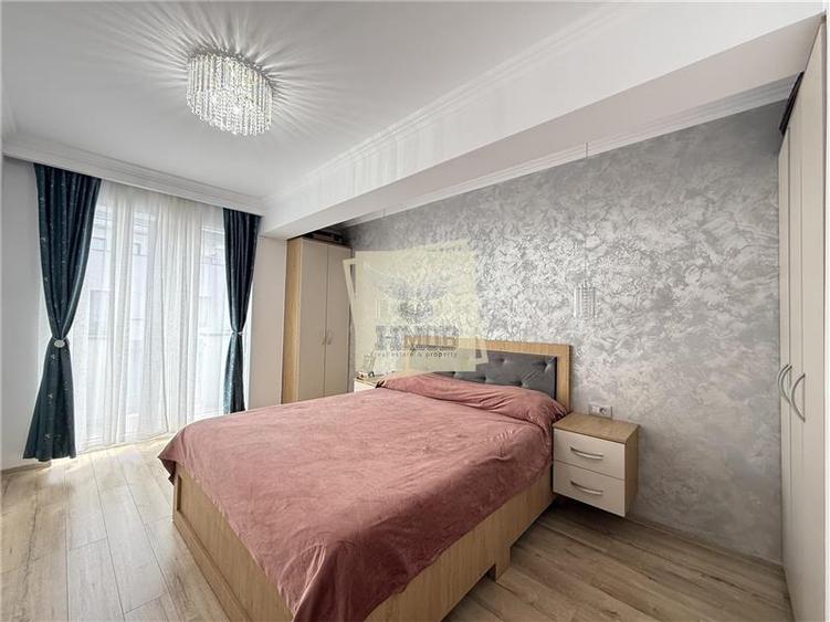 Apartament cu 3 camere decomandat, mobilat în Turnișor