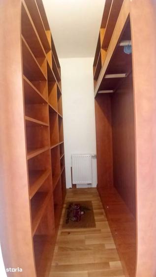 Apartament cu 3 camere decomandat în Burdea