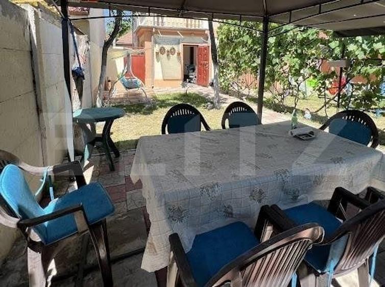 Casă cu 8 camere cu Teren 365 Mp în Lipovei