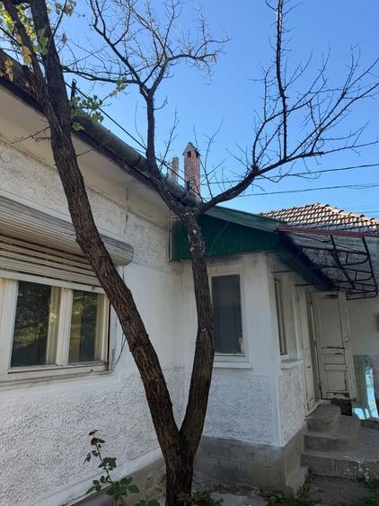 Casă individuală cu 4 camere cu Canalizare în Central
