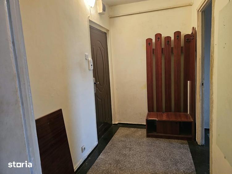 Apartament cu 2 camere nedecomandat în Primăverii