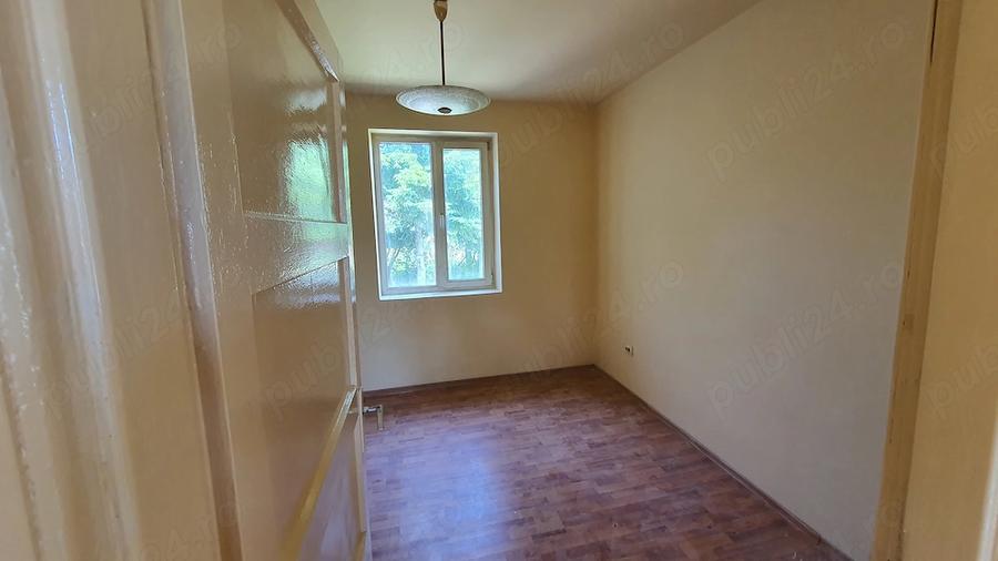 Casă cu 3 camere cu Teren 618 Mp în Răcari