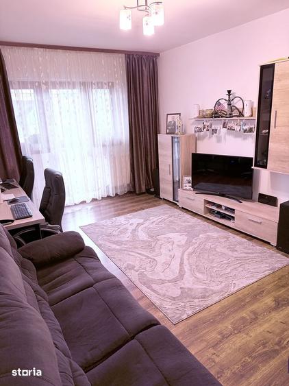Apartament cu 3 camere decomandat în Crângași