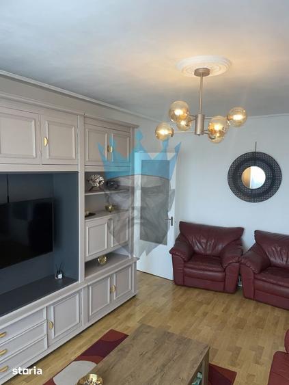 Apartament cu 3 camere în Tineretului