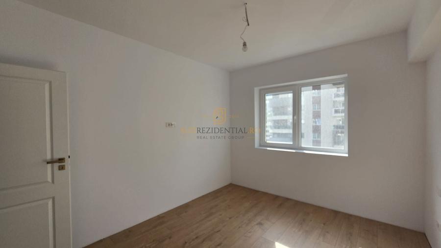 Apartament cu 3 camere decomandat în Metalurgiei