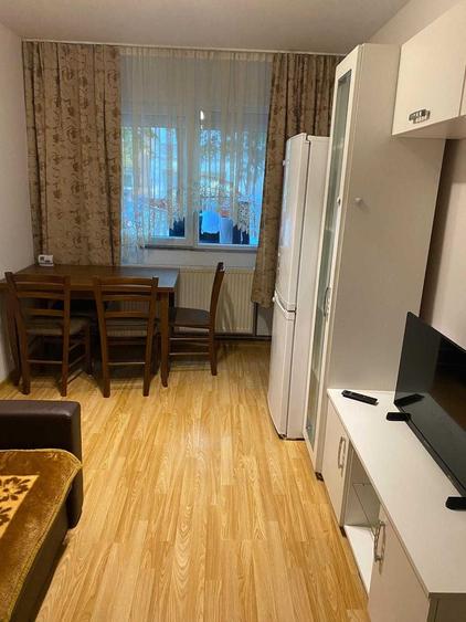 Apartament cu 2 camere semidecomandat în Exterior Vest