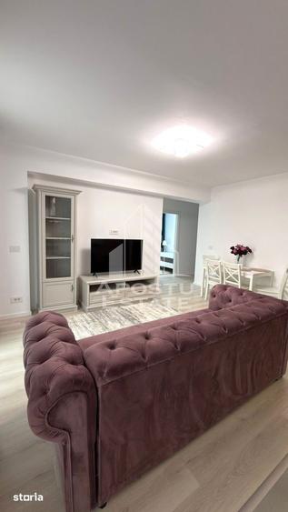 Apartament cu 3 camere semidecomandat, mobilat în Lipovei