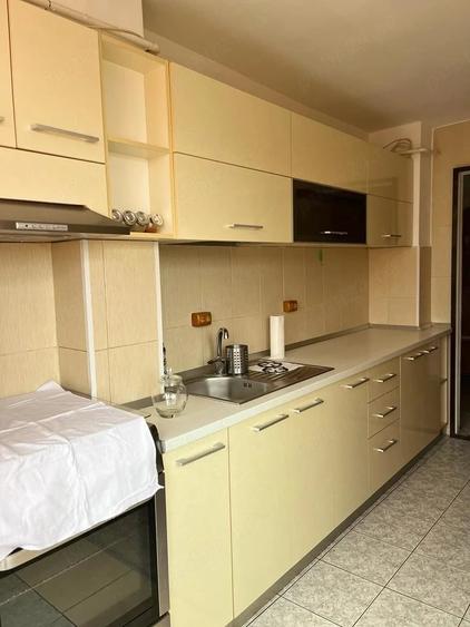 Apartament cu 2 camere decomandat în Micro 17