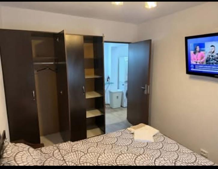Garsonieră decomandată în 9 Mai