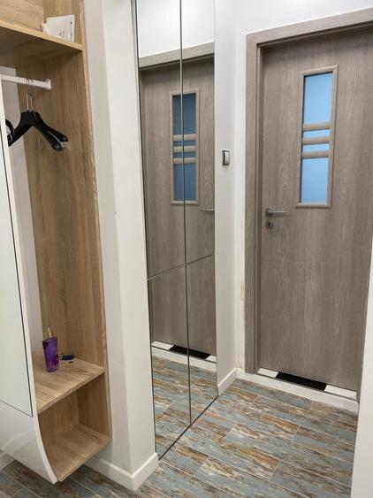 Apartament cu 2 camere decomandat, mobilat în Tei