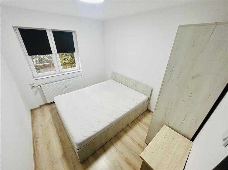 Apartament cu 2 camere decomandat în Podu Roș