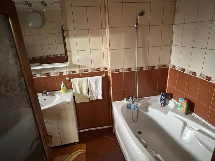 Casă cu 4 camere în Sud