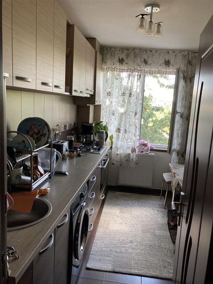 Apartament cu 2 camere decomandat, mobilat în Titan