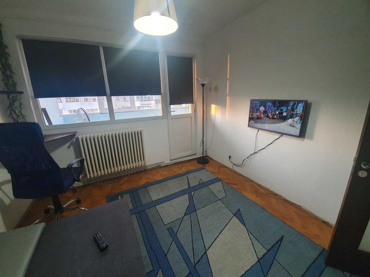 Apartament cu 2 camere decomandat în Podu Roș