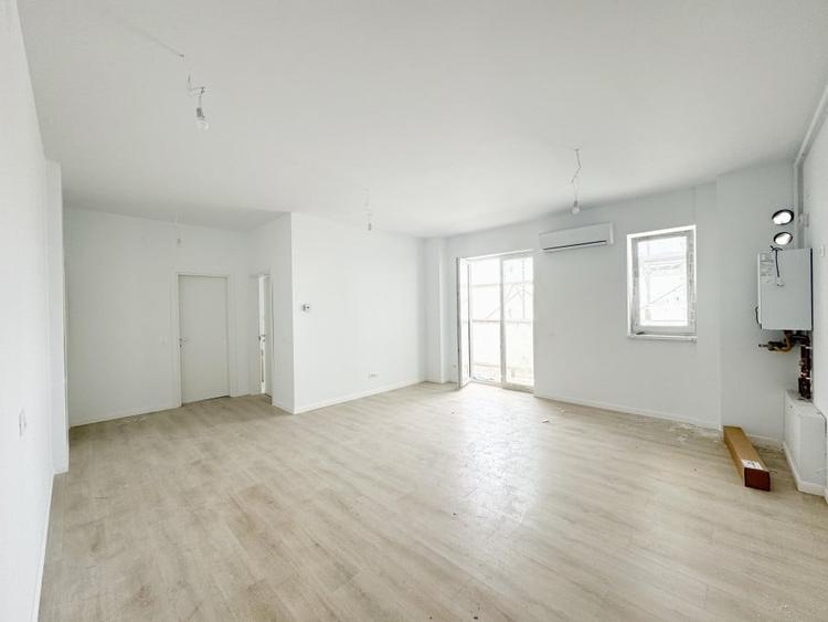 Apartament cu 3 camere decomandat în Aradului