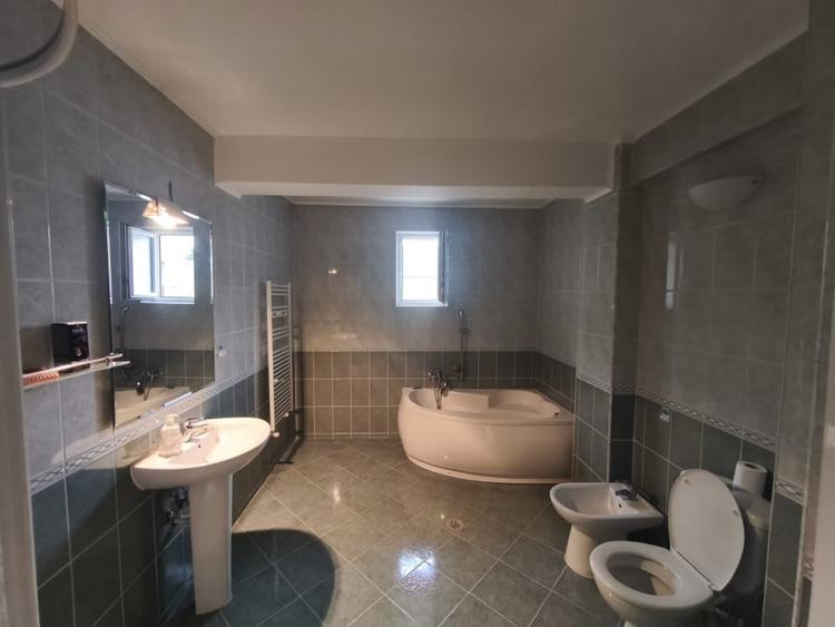 Apartament 2 camere, 78mp, Radauti - 11