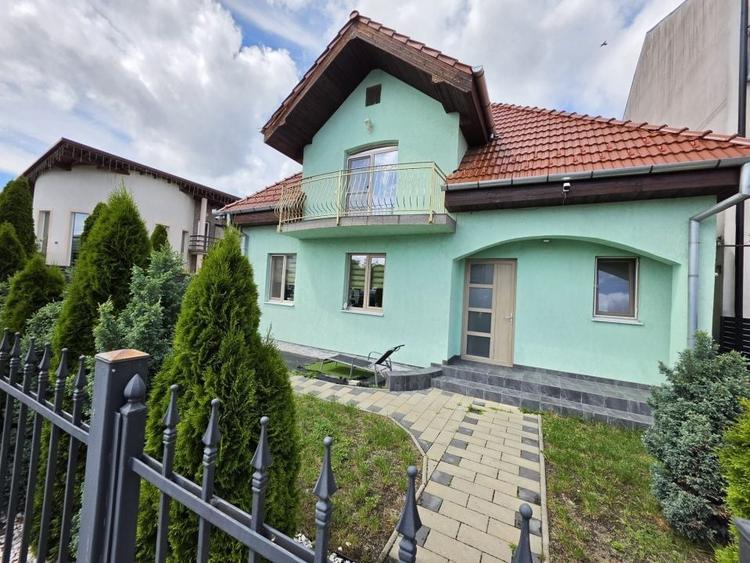 Casă individuală cu 5 camere cu Canalizare în Șelimbăr