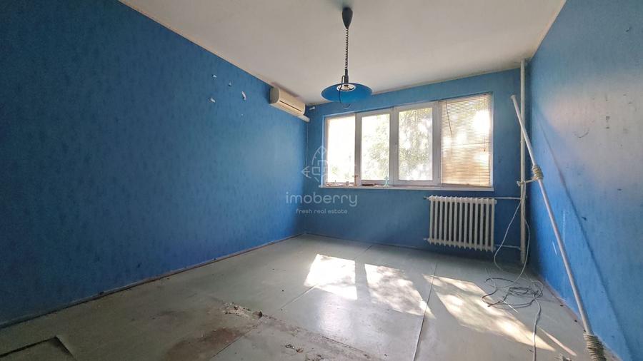 Apartament cu 4 camere semidecomandat în Gorjului