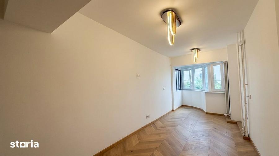 Apartament cu 3 camere decomandat în Tei