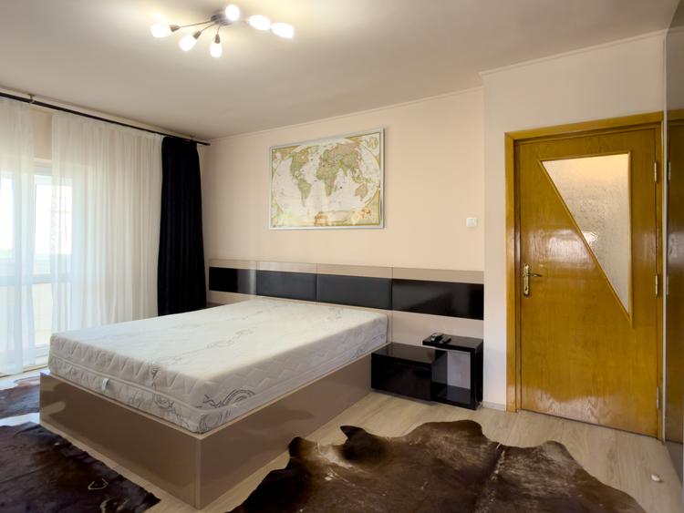Apartament cu 4 camere decomandat în Gara