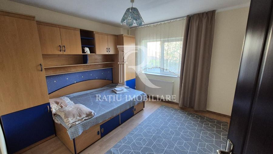 Apartament cu 3 camere decomandat, mobilat în Nufărul