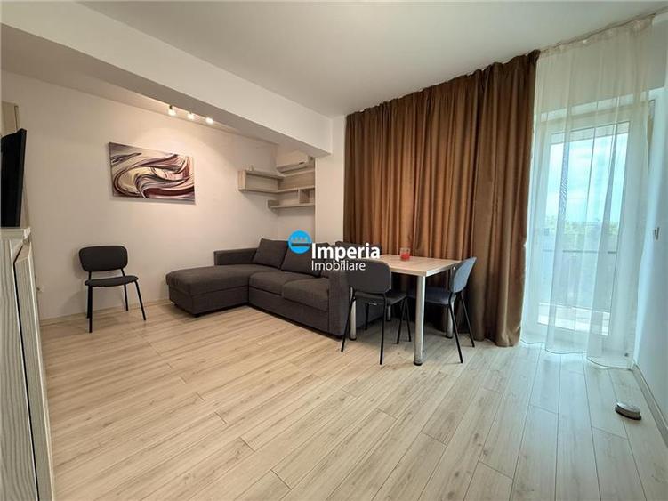 Apartament cu 2 camere semidecomandat în Podul de Fier